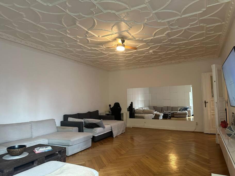 Grosses Apartment Am Kudamm Berlin Exterior photo